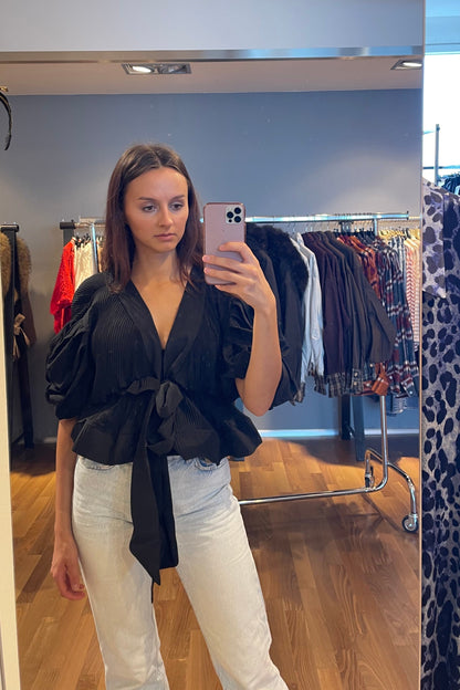 Elegante Schwarze Baumwollbluse mit Volants und Schleife