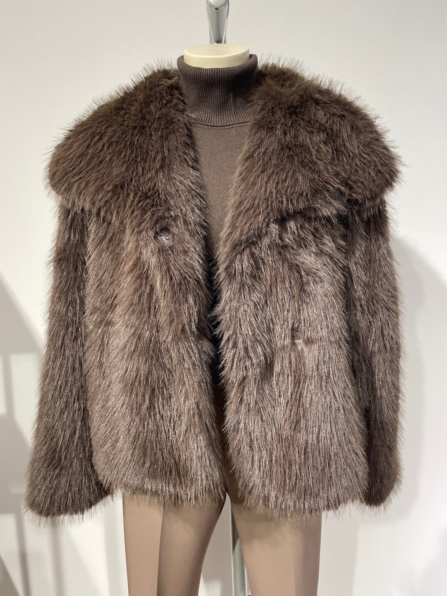 Pelzjacke nougat