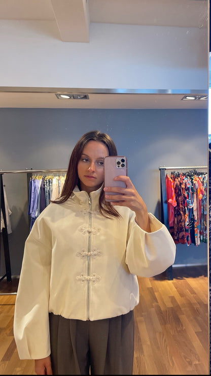 Knotbutton Jacke