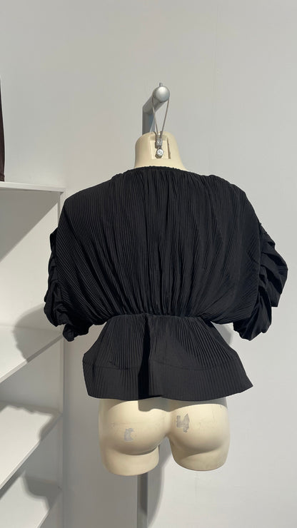 Elegante Schwarze Baumwollbluse mit Volants und Schleife